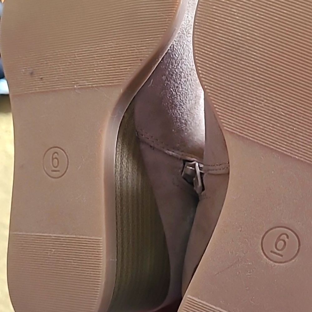 Universal Threads solid tan womens boots size 6 nwt side zip carmel booties boot - Picture 9 of 16